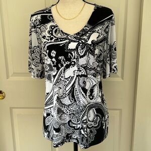 Liz Claiborne Ladies flutter sleeve top